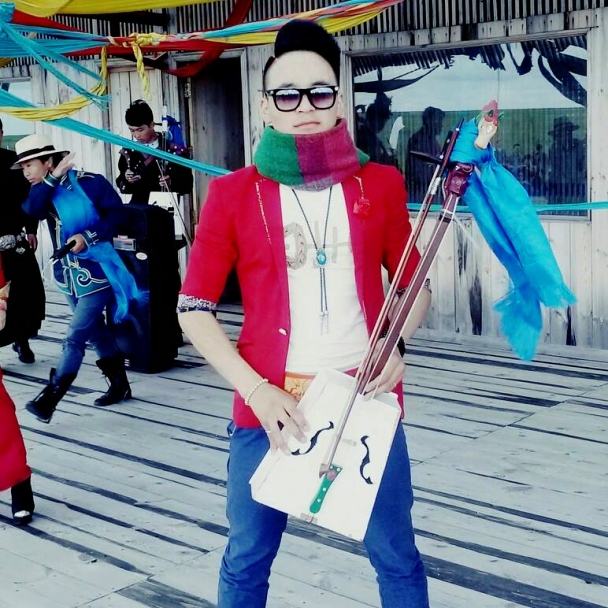 Залуу уран бүтээлч Г.Даваадалай Монголынхоо сайхан ээжүүдийг магтан дууллаа